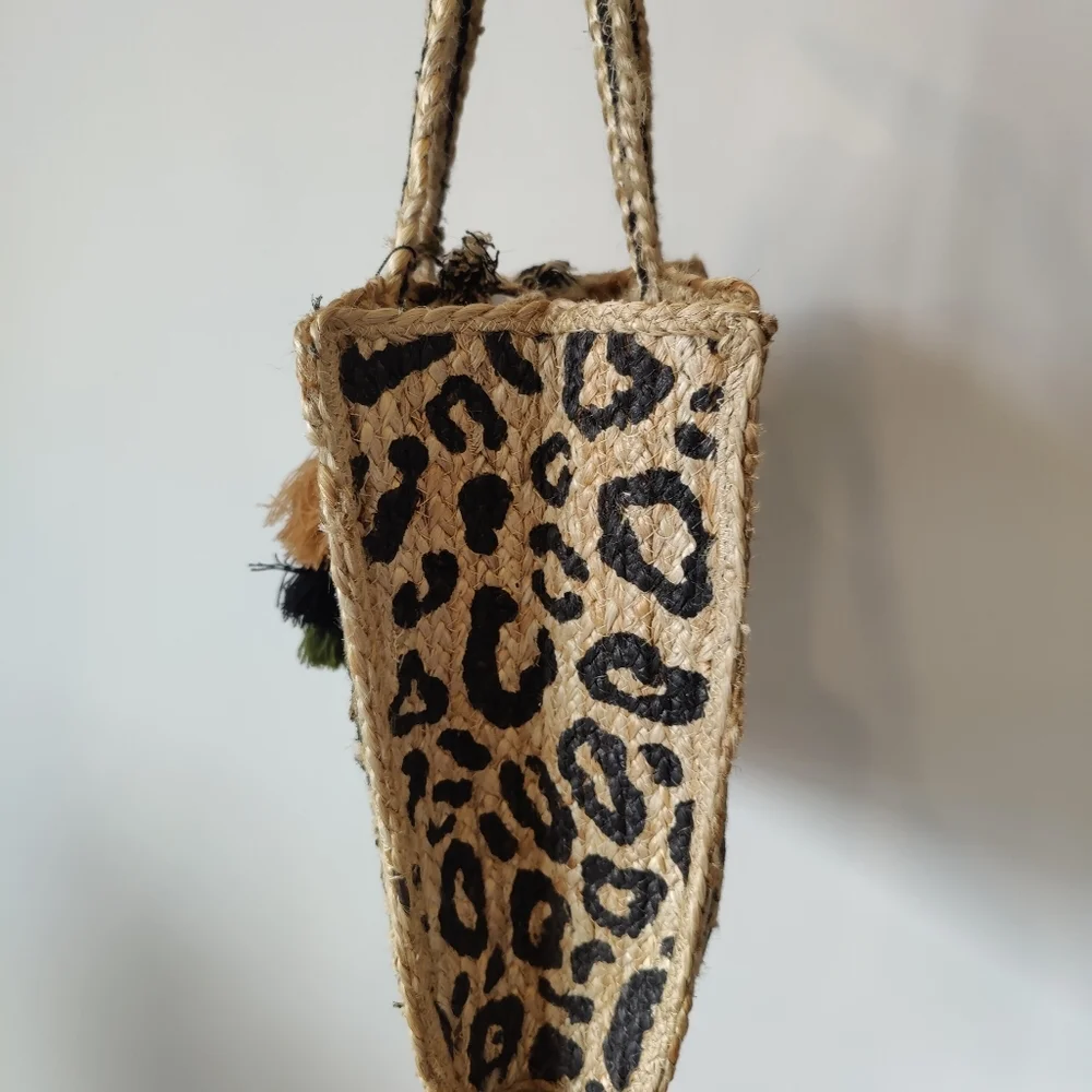 America & Beyond Handwoven Jute With Tassel - Picture 6 of 9